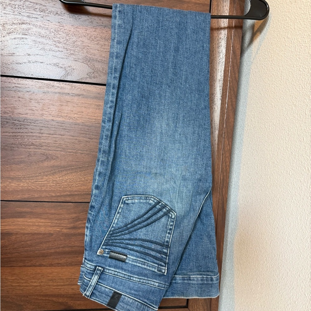 7 For All Mankind woman’s Medium Blue Relaxed Jeans
